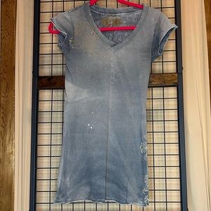 Stylish Gray V-Neck Short Sleeve Tee